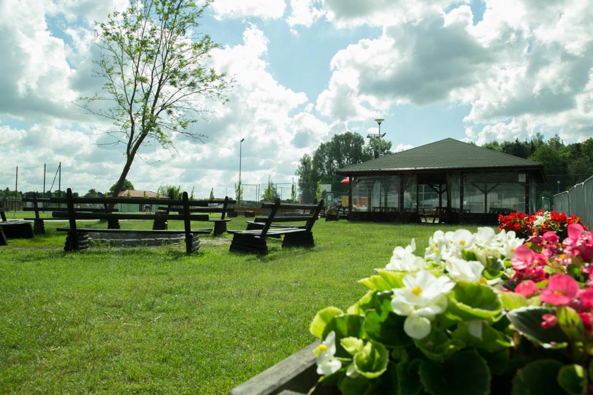 Camping Oaza Blonie Kornik Domki Standard Plus - 3 Pokoje Екстериор снимка