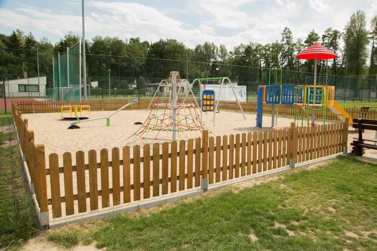 Camping Oaza Blonie Kornik Domki Standard Plus - 3 Pokoje Екстериор снимка